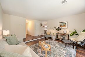 Family-friendly Getaway Near Slide Hill Park 3 Bedroom Home by RedAwni