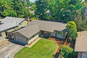 Family-friendly Getaway Near Slide Hill Park 3 Bedroom Home by RedAwni