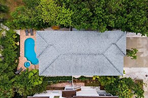 Bean Point Bliss 3 Bedroom Home by RedAwning