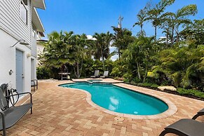 Bean Point Bliss 3 Bedroom Home by RedAwning