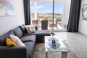Overlook Apartment in Mijas - Ref 254