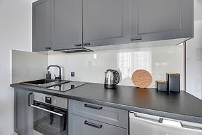 Albatross Tower by Grand Apartments