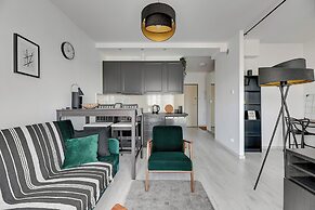 Albatross Tower by Grand Apartments