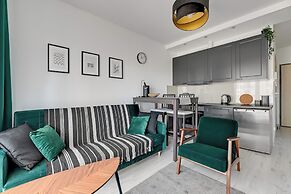 Albatross Tower by Grand Apartments