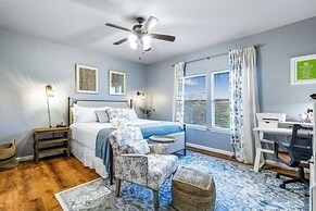 Serene Views Ideal For Long Stays Heated Pool
