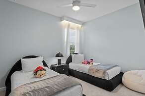 NEW Home 8 Bedrooms At Bella Vida Resort