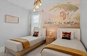 New Home 8 Bedrooms At Bella Vida