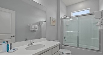 New Home 8 Bedrooms At Bella Vida