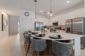 Brand New Home 8 Bedrooms At Bella Vida