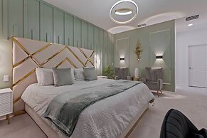 Brand New Home 8 Bedrooms At Bella Vida