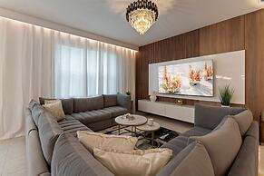 Brand New Home 8 Bedrooms At Bella Vida