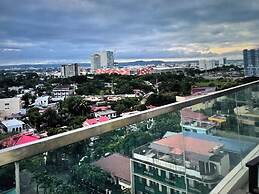 S & E condo with Panoramic view