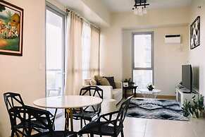 S & E condo with Panoramic view