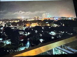 S & E condo with Panoramic view