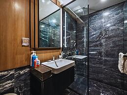 The Lumiere Luxury Citypoint ANGIA