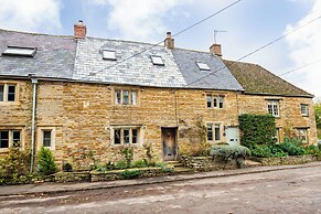 Charming 2BD in the Heart of Kingham