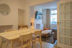 Bright & Airy 2BD - 10min walk to Centre