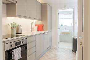 Bright & Airy 2BD - 10min walk to Centre