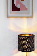 Bright & Airy 2BD - 10min walk to Centre