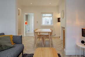 Bright & Airy 2BD - 10min walk to Centre