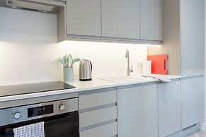 Bright & Airy 2BD - 10min walk to Centre