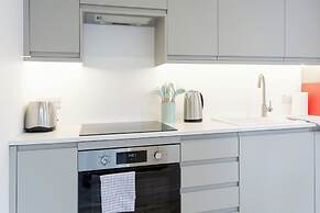 Bright & Airy 2BD - 10min walk to Centre