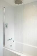 Bright & Airy 2BD - 10min walk to Centre
