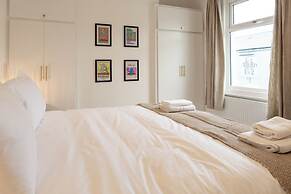 Bright & Airy 2BD - 10min walk to Centre