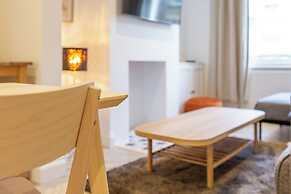 Bright & Airy 2BD - 10min walk to Centre