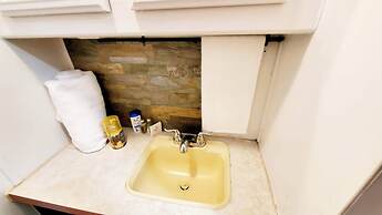 Camper Apt DE Sleeps 3