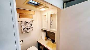 Camper Apt DE Sleeps 3