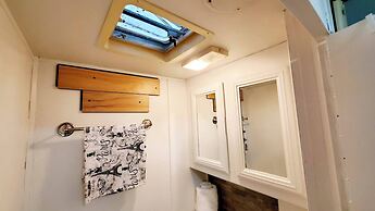 Camper Apt DE Sleeps 3