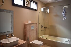 Hotel Maple Ridge