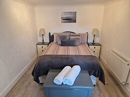 Tranquil Carney Commons Cottage - Sleeps 10