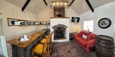 Tranquil Carney Commons Cottage - Sleeps 10