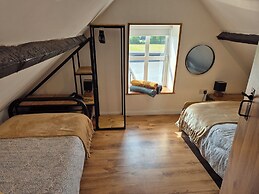 Tranquil Carney Commons Cottage - Sleeps 10