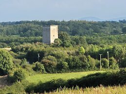 Tranquil Carney Commons Cottage - Sleeps 10