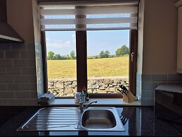 Tranquil Carney Commons Cottage - Sleeps 10