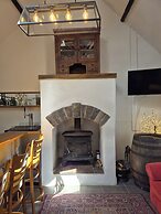 Tranquil Carney Commons Cottage - Sleeps 10