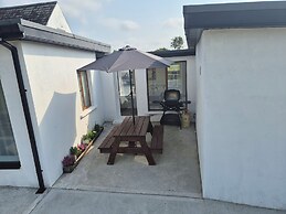 Tranquil Carney Commons Cottage - Sleeps 10