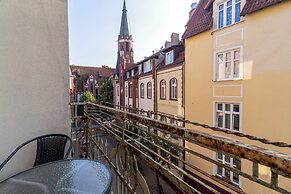Red by Grand Apartments