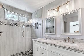 7 Mi to Dtwn: Golf Getaway w/ Fire Pit in Phoenix