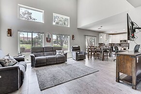 7 Mi to Dtwn: Golf Getaway w/ Fire Pit in Phoenix