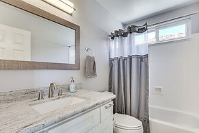 7 Mi to Dtwn: Golf Getaway w/ Fire Pit in Phoenix