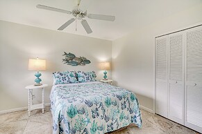 Heated Pool, Dock & Canal Access: Cape Coral Home