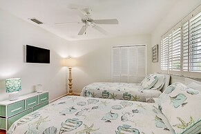 Heated Pool, Dock & Canal Access: Cape Coral Home