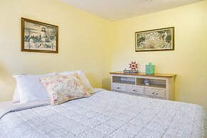 Harwich Port Beach House < Half-mi to Shore!