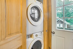 Harwich Port Beach House < Half-mi to Shore!