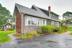 Harwich Port Beach House < Half-mi to Shore!