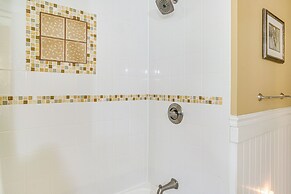 Harwich Port Beach House < Half-mi to Shore!